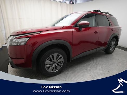 Certified 2024 Nissan Pathfinder SV AWD/4WD image 1