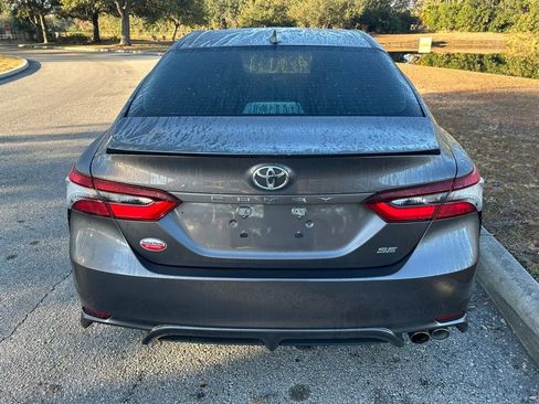 Used 2024 Toyota Camry SE image 4