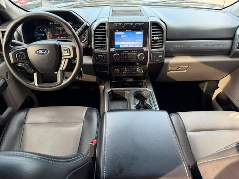 Used 2019 Ford F250 XLT w/ XLT Premium Package AWD/4WD image 9