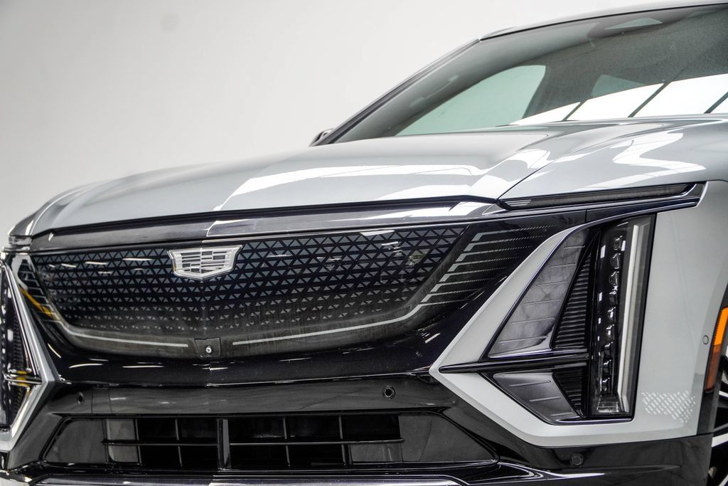 Used 2024 Cadillac Lyriq Sport RWD image 2