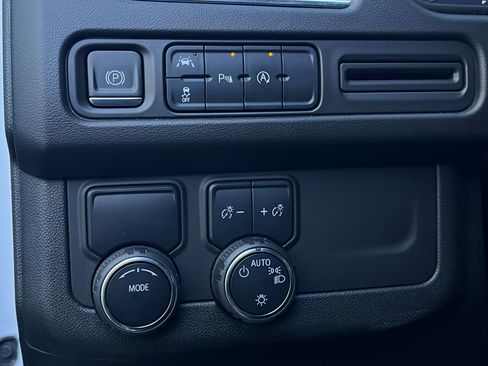 Used 2024 Chevrolet Suburban LT image 61