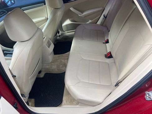 Used 2015 Volkswagen Passat 1.8T Limited Edition image 6