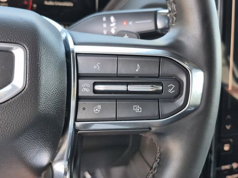 Used 2025 GMC Yukon XL Denali AWD/4WD image 30