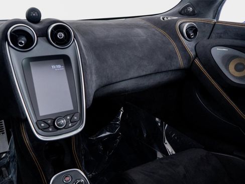 Used 2020 McLaren 600LT Spider RWD image 35