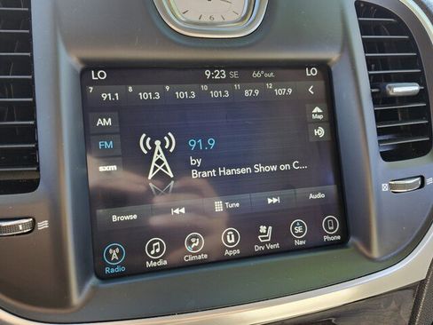 Used 2017 Chrysler 300 C w/ Safetytec Plus Group image 23