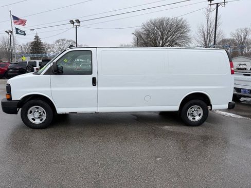 Used 2016 Chevrolet Express 2500 Extended image 5