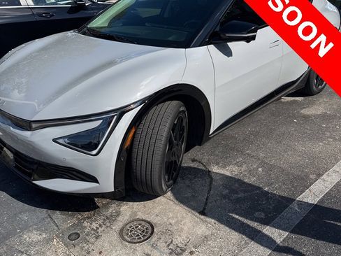Certified 2025 Kia EV6 Wind image 1