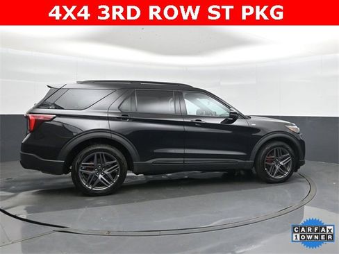 Used 2025 Ford Explorer ST-Line w/ ST-Line Street Pack image 7