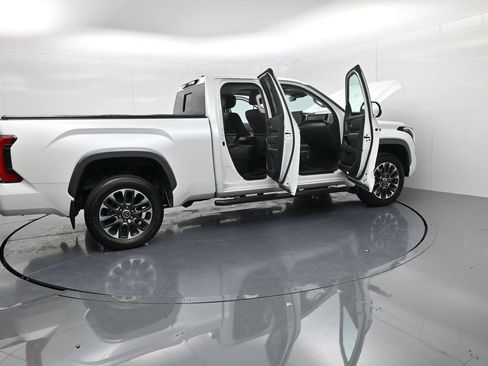 Used 2022 Toyota Tundra Limited image 70