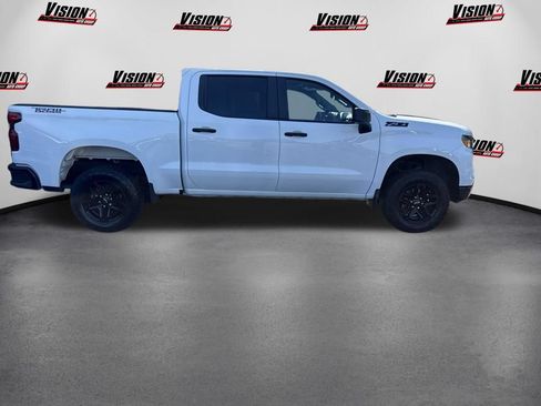 Used 2024 Chevrolet Silverado 1500 Custom Trail Boss w/ LPO, Dark Essentials Package AWD/4WD image 4