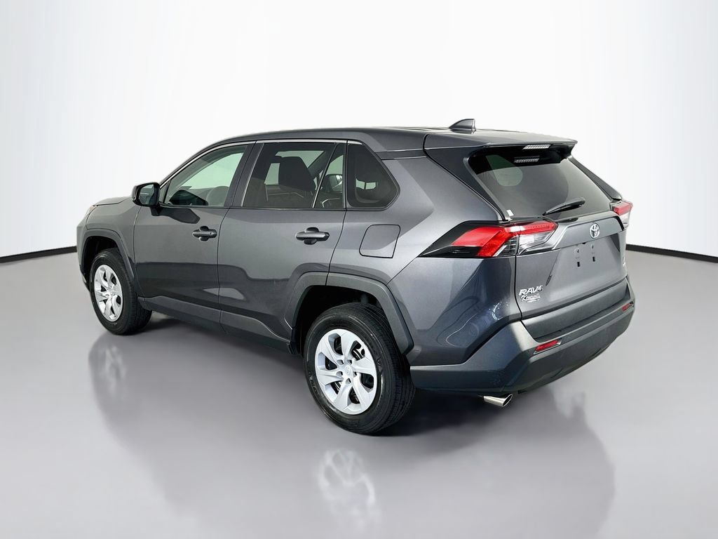 Used 2025 Toyota RAV4 LE AWD/4WD image 5