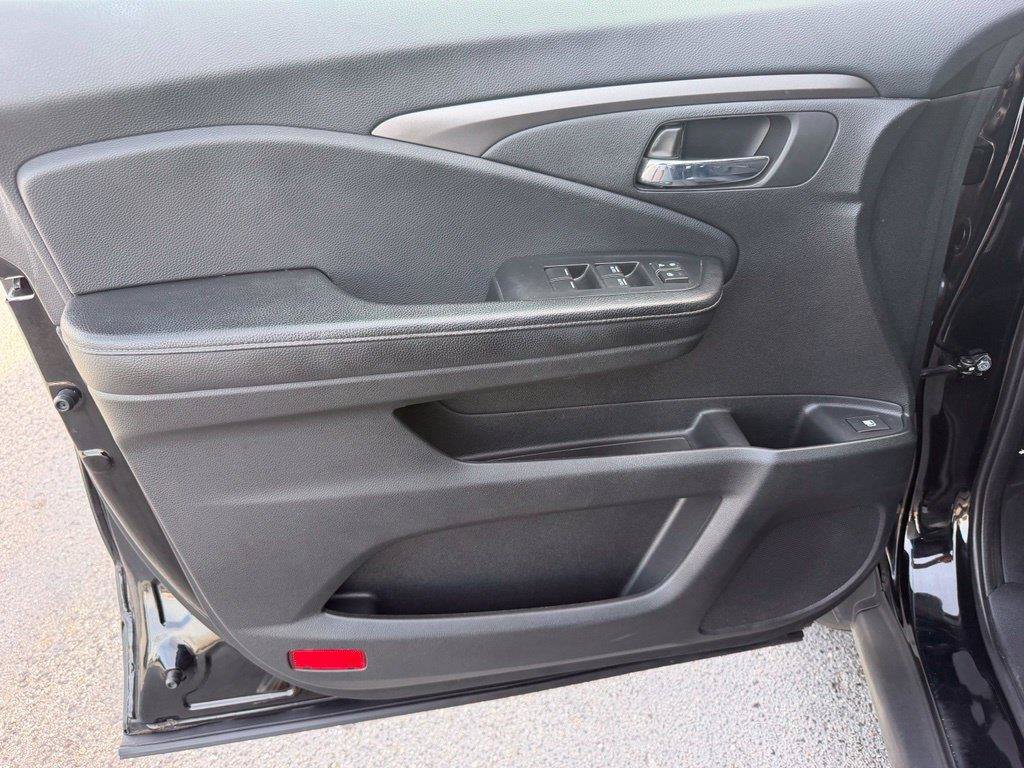 Used 2018 Honda Ridgeline Sport image 12