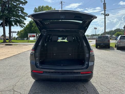 Used 2023 Jeep Grand Cherokee L Laredo AWD/4WD image 17
