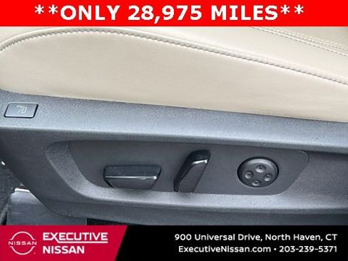 Used 2024 INFINITI QX60 Sensory image 10