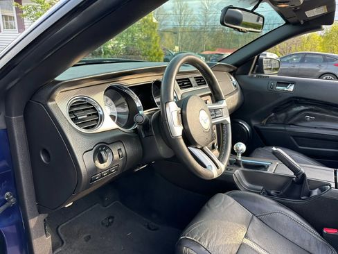 Used 2010 Ford Mustang GT RWD image 15