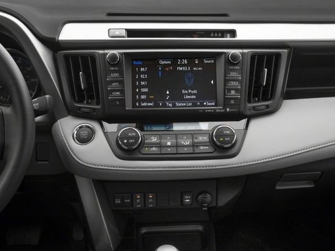 Used 2018 Toyota RAV4 Limited image 10