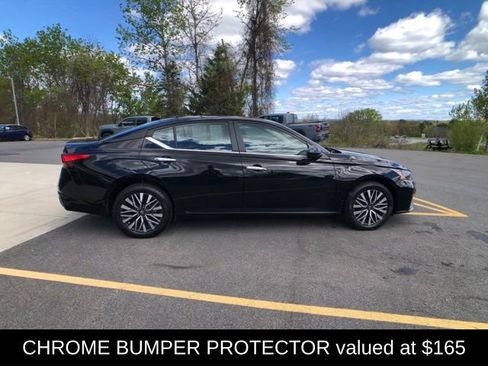 Used 2023 Nissan Altima 2.5 SV w/ SV Premium Package AWD/4WD image 7