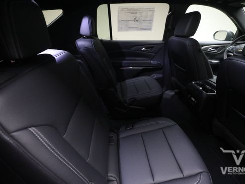 New 2027 Chevrolet Traverse LT w/ Driver Confidence Package FWD image 12