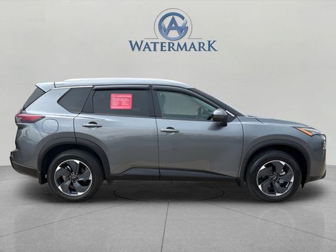 Certified 2026 Nissan Rogue SV w/ SV Premium Package FWD image 10