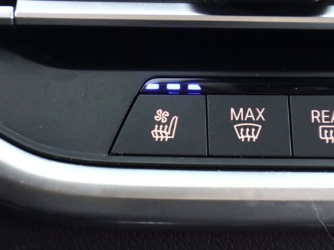 Used 2020 BMW X7 xDrive40i w/ Premium Package AWD/4WD image 24
