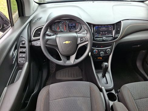 Used 2020 Chevrolet Trax LS image 12
