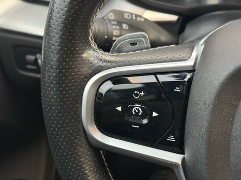 Used 2018 Volvo XC60 T8 R-Design w/ Convenience Package AWD/4WD image 43