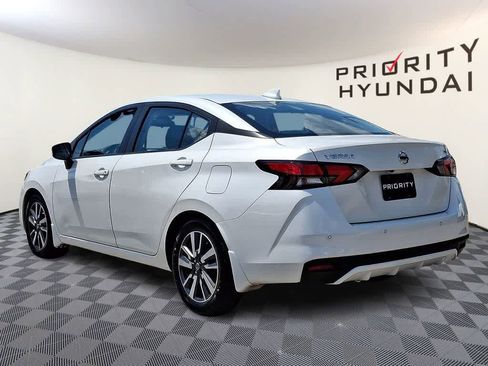 Used 2020 Nissan Versa SV FWD image 6