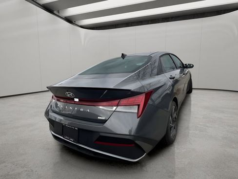 Used 2025 Hyundai Elantra SEL image 7