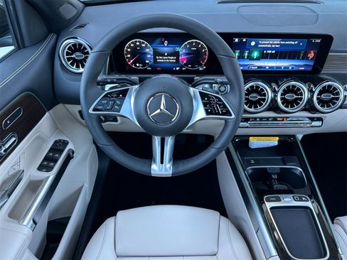 New 2026 Mercedes-Benz GLB 250 image 15
