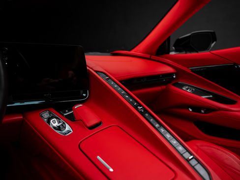 Used 2024 Chevrolet Corvette Stingray Premium Cpe w/ Z51 Performance Package RWD image 43