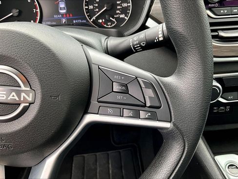 Used 2025 Nissan Altima 2.5 SV FWD image 20