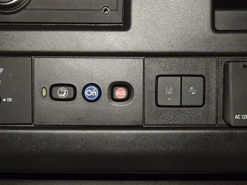 Used 2025 Chevrolet Express 3500 LT w/ LT Preferred Equipment Group RWD image 27