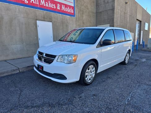 Used 2016 Dodge Grand Caravan SE w/ Quick Order Package 29E SE image 3