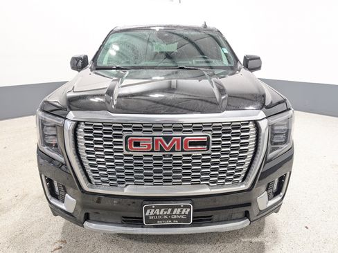 Used 2023 GMC Yukon XL Denali w/ Advanced Technology Package image 8