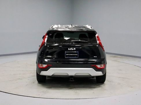 Used 2023 Kia Niro EX image 11