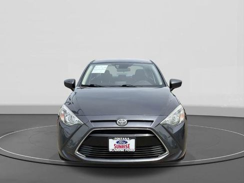 Used 2017 Toyota Yaris iA FWD image 3