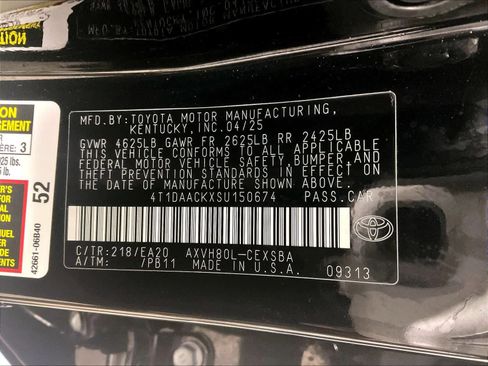 Used 2025 Toyota Camry SE image 35