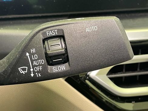 Used 2023 BMW 330i xDrive Sedan w/ Driving Assistance Package AWD/4WD image 33