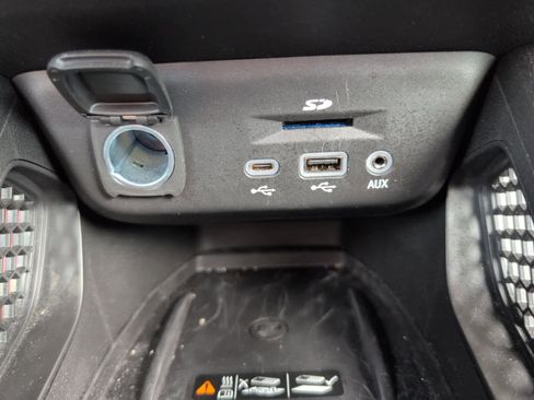 Used 2022 Chevrolet TrailBlazer RS w/ Technology Package image 23