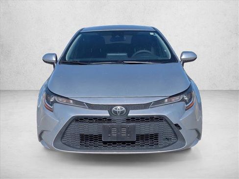 Used 2020 Toyota Corolla LE image 2