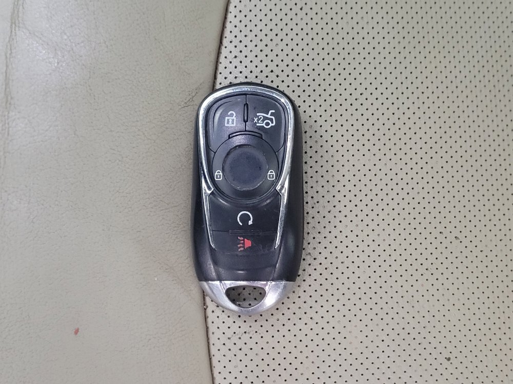 Used 2019 Buick Enclave Essence FWD image 32