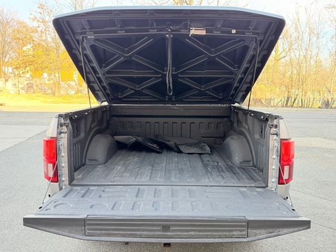 Used 2020 Ford F150 Lariat image 12