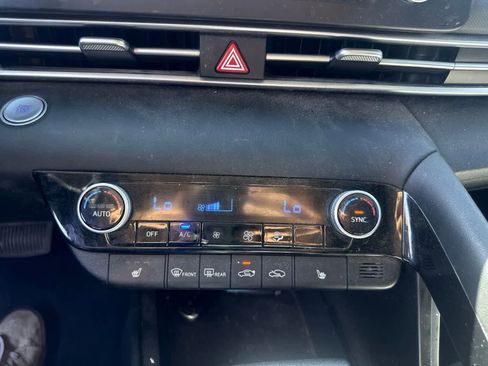 Used 2023 Hyundai Elantra Blue FWD image 23