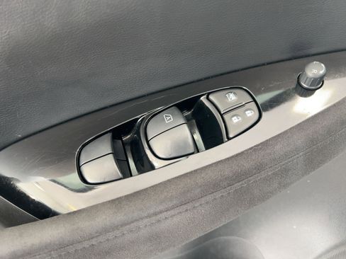 Used 2016 Nissan Leaf SV image 13