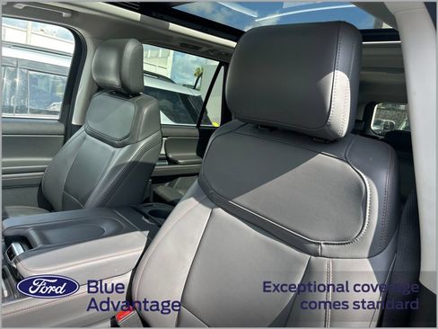 Used 2025 Ford Expedition Max Active RWD image 12