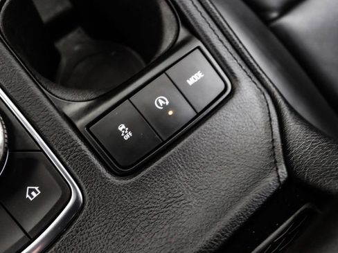 Used 2025 Cadillac XT4 Premium Luxury image 41