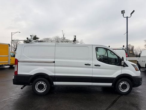 Used 2022 Ford Transit 150 Low Roof w/ Interior Upgrade Package RWD image 9
