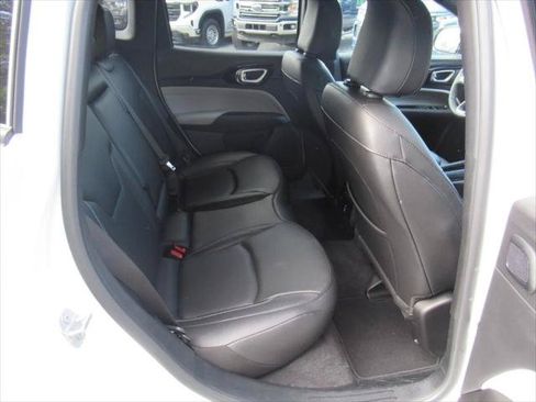 Certified 2025 Jeep Compass Limited w/ Elite Group AWD/4WD image 32