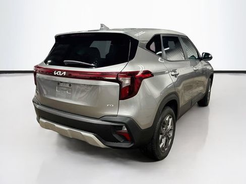 Used 2024 Kia Seltos LX AWD/4WD image 7