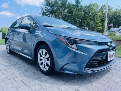 Used 2025 Toyota Corolla LE FWD image 4